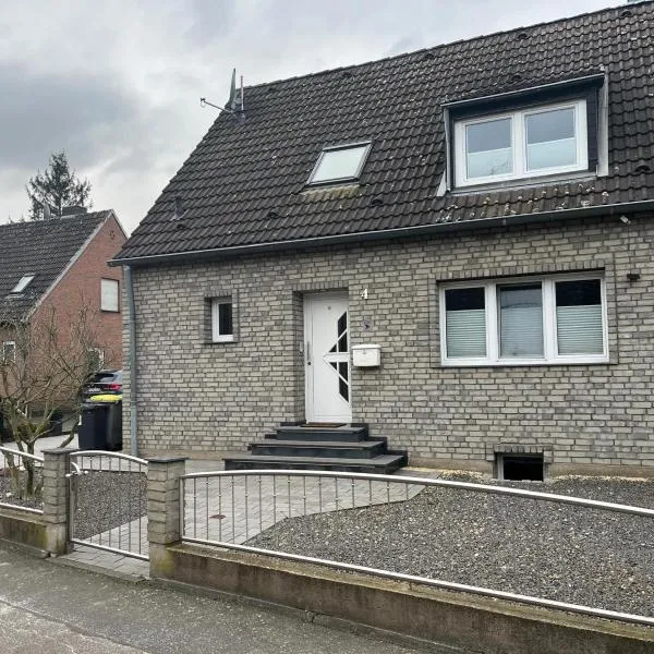 Dein 4-Zimmer Zuhause in Hürth bei Köln, hotel v destinaci Hürth