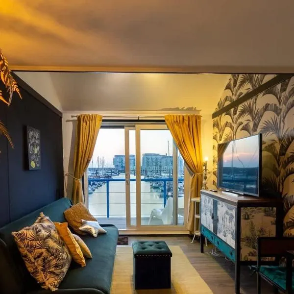 The Marina retreat -free parking, hótel í Brighton & Hove
