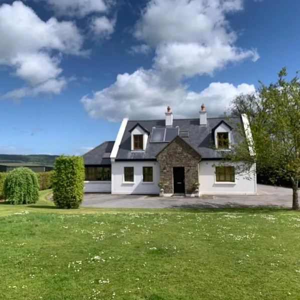 House at the foot of The Galtees, hotel in Clohernagh