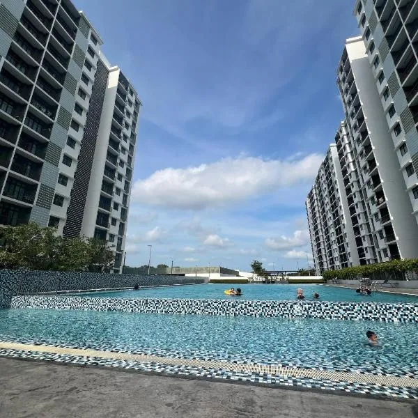 Qila Homestay at DESARU UTAMA, hotel in Bandar Penawar