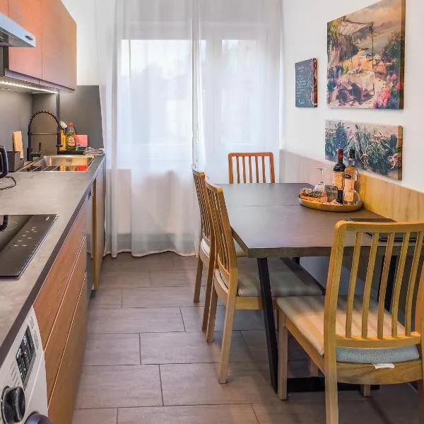 Zentrale Luxus Apartments Nürnberg, Balkon, Parkplatz, Self-Check-in, hotel i Nürnberg