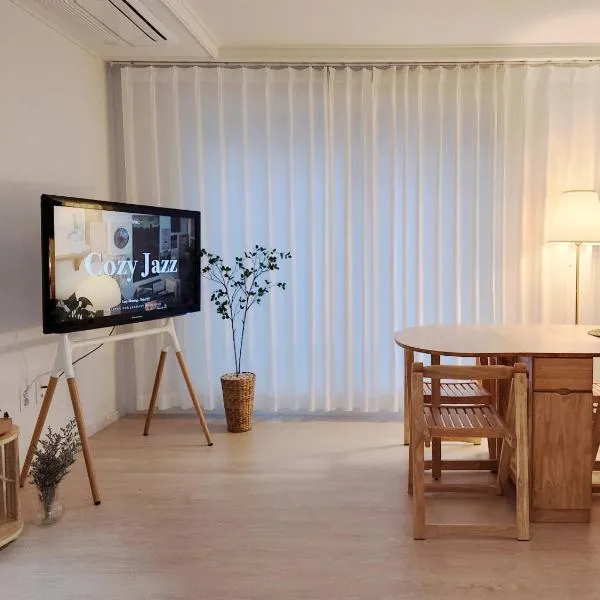 Home Woodsage, hotel in Seoul