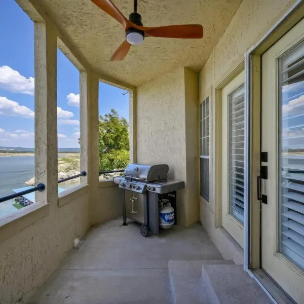 Island Summer Sunrises Spa Eats Last Minute Deals!, hotel in Lago Vista