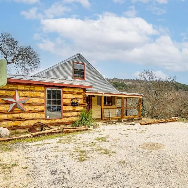 Fire Pit, Views Peaceful Texas Hill Country Cabin, hotel em Tarpley