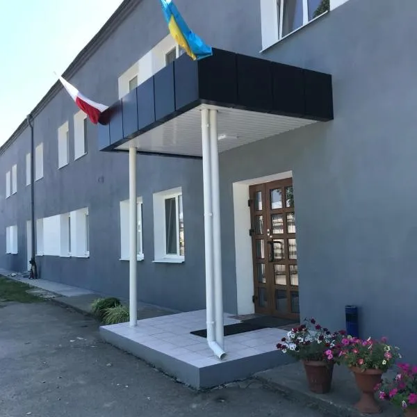 Guest House KARTA F M, hotel v destinaci Kamenec Podolský