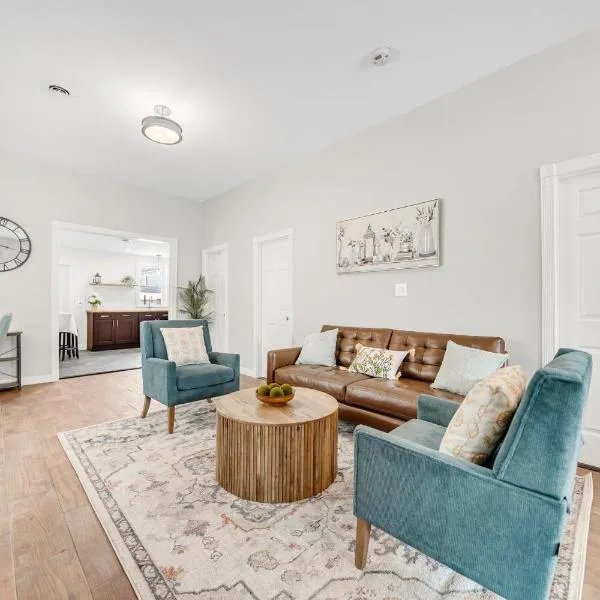 Urban Nest 118 - Sleeps 6, hotel in Buffalo