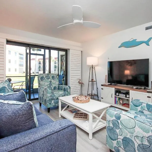 Beautiful Beachfront Condo Steps From The Beach On Sanibel Island - Sandalfoot 2D1 – hotel w mieście Sanibel