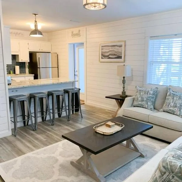 Coastal Condos on the Marsh 5B, hotel in Dauphin Island