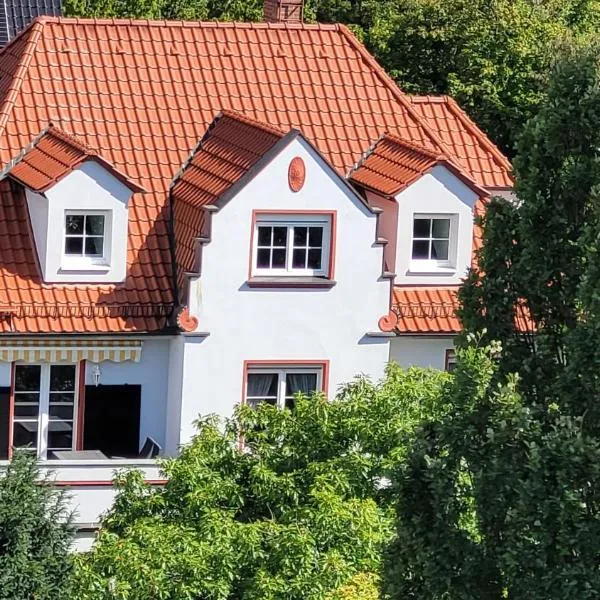 Apartment Kunsthaus Panorama 1 OG mit Balkon, hotel v destinaci Nordhausen