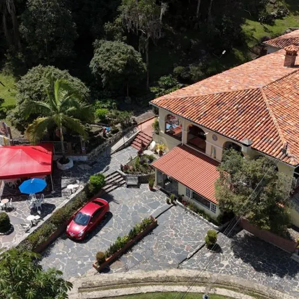 Hotel California Pacho, hotel v destinaci Pacho