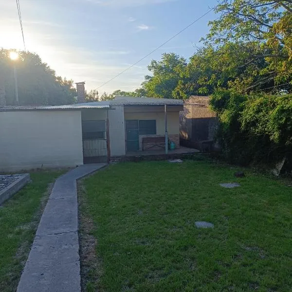 La casa de Hugo y Liliana, hotel din Paysandú