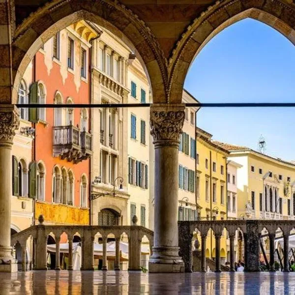 Bilocale Chic vicino al Teatro, hotel in Udine