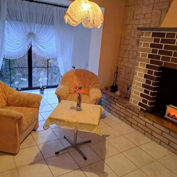 Geräumige 5 Zimmerwohnung、Peitzのホテル