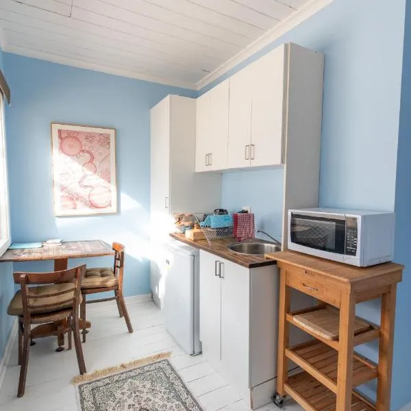 Cosy and historical one bedroom apartment, 5kms from Castlemaine, 2 kms from the Calder, ξενοδοχείο σε Barkers Creek