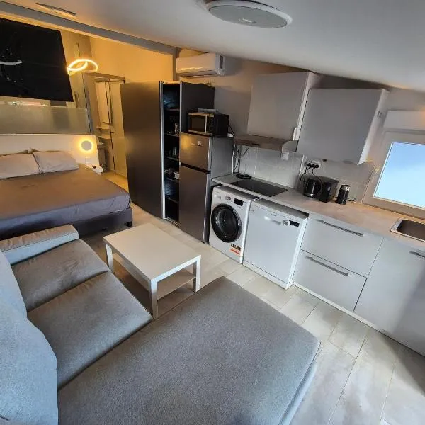 Mastora Seaside Loft, готель у місті Алікес