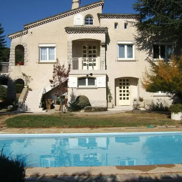 domaine de lazuel à 2,5km du centre ville, hotel in Aubenas