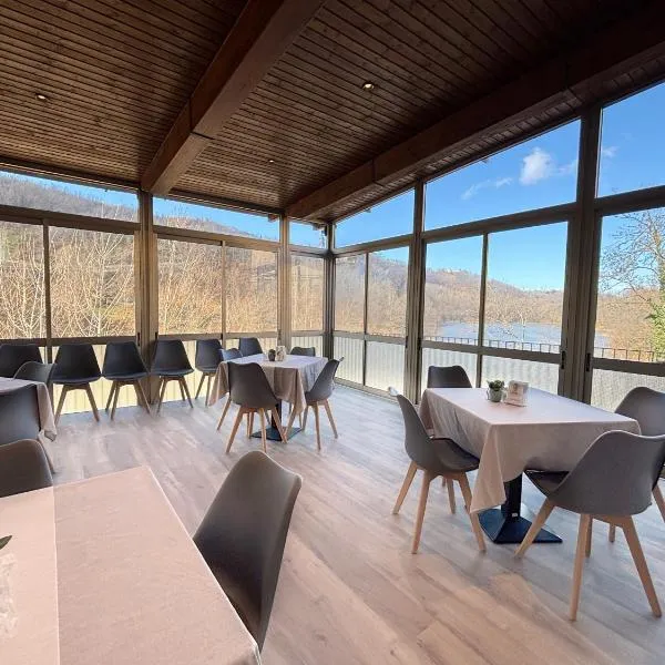 Una Finestra Sul Lago, hotel Castel dellʼAlpiban