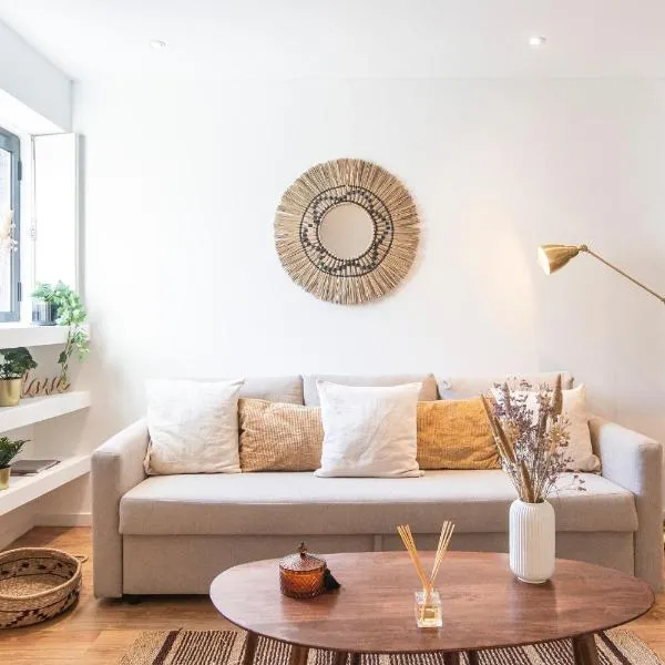 FLH Porto Central TownHouse: Porto'da bir otel
