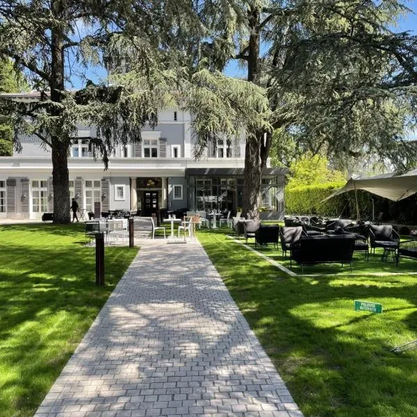 Maison D'Anthouard, hotel v destinaci Écully