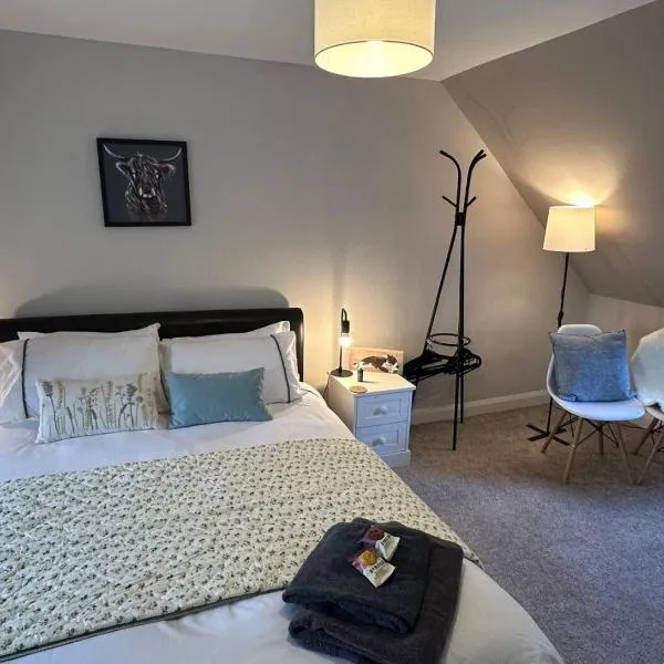 Snug Loft Room, Loch Etive House, Room 5, Beautiful Connel near Oban, hotel v destinaci Connel