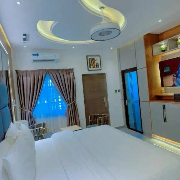 Kamara Lakeview Hotel, hotel v destinaci Wa