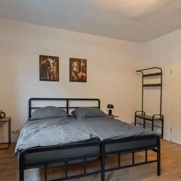 Deine Bude - 4 Doppelzimmer, 2 Bäder, Küche, hotel in Hürth