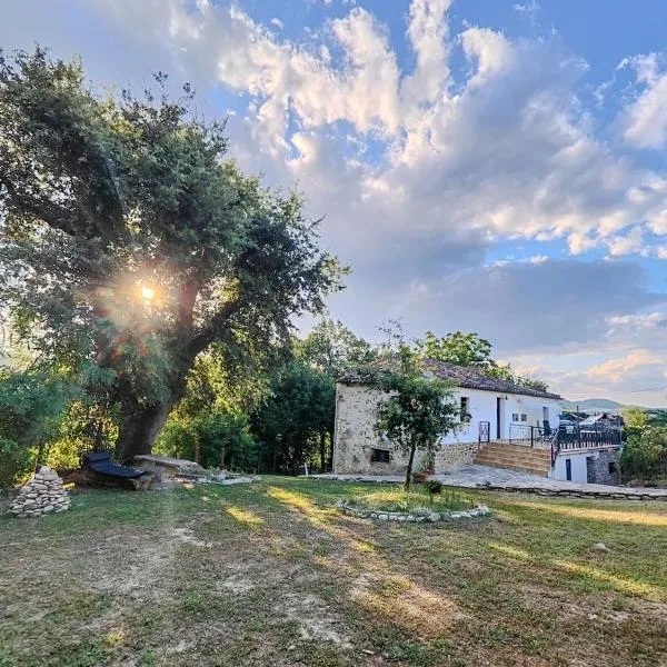 Casa Vacanze Maja e Ermes, hotel v destinaci Arsita