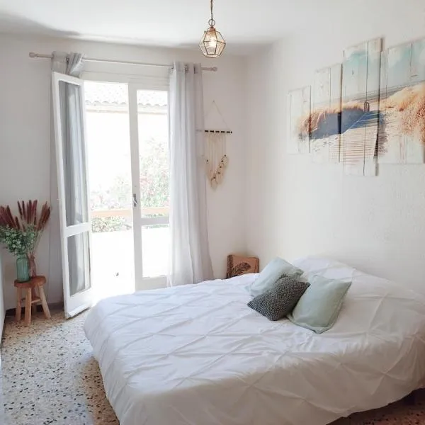 LE LOGIS, Appartement au pied de la plage, hotel v destinácii Port-la-Nouvelle