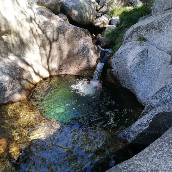 Piscinas, Serra da Estrela AL, hôtel à Bouça