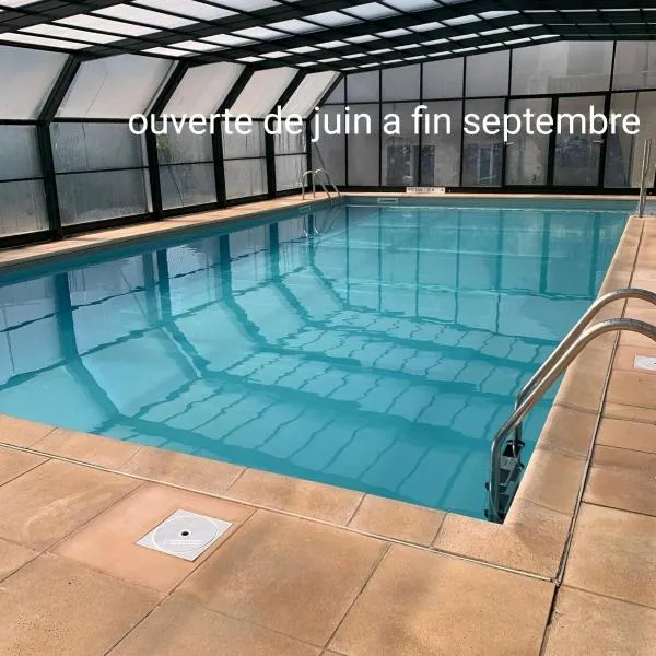 Mailh- Massibé T2 5 pers climatisation piscine couverte linge de maison inclus parking jardin clos, hotel v destinaci Bielle
