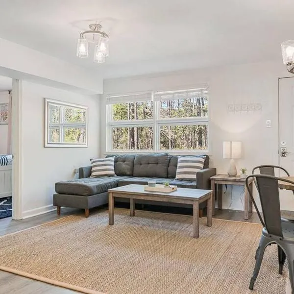Dauphin Island Condos Near the Beach - Unit 2, hotel in Dauphin Island