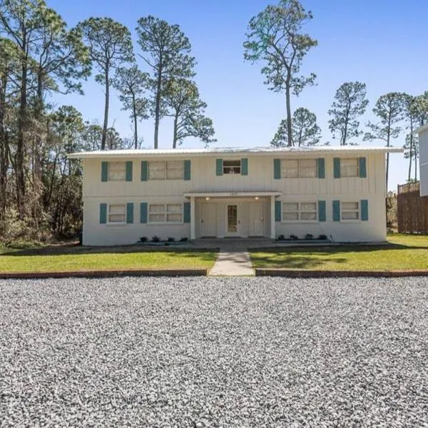 Dauphin Island Condos Near the Beach - Unit 3, hotel in Dauphin Island