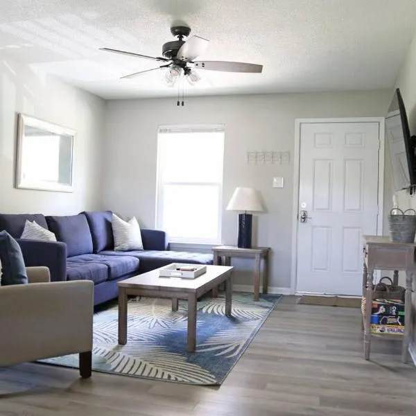 Gulf Coast Condos on the Sand Dunes - 201, hotel in Dauphin Island