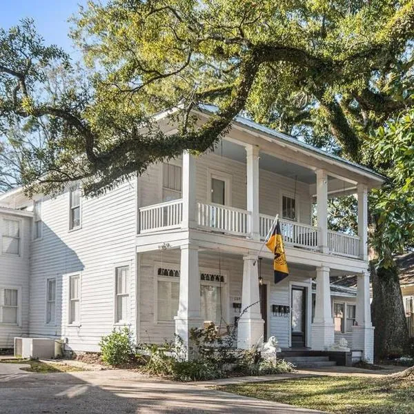 Old Dauphin Way Historic Home - Unit 3, hotell i Mobile