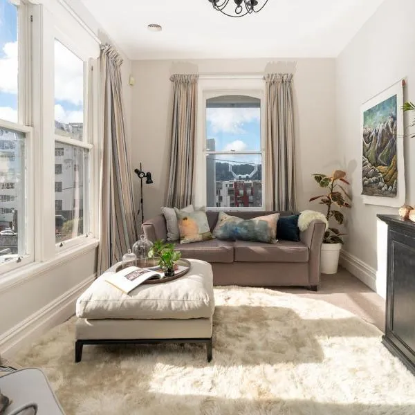 2 Bedroom Apartment where Modern Luxury meets Historic charm, khách sạn ở Wellington