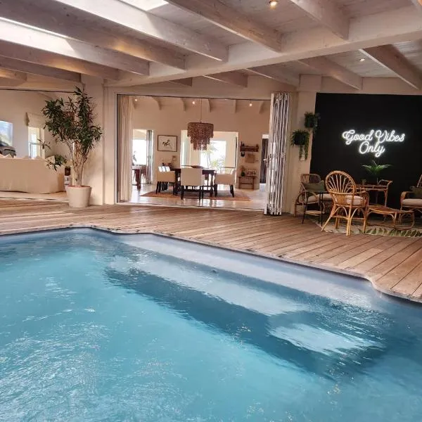 Contemoporary with a amazing views and Heated Pool, hotel in Plettenberg Bay
