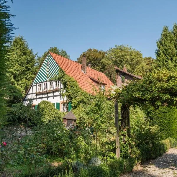 Altes Forstamt im Teutoburger Wald-Fewo Hofgarten, Hotel in Altenbeken