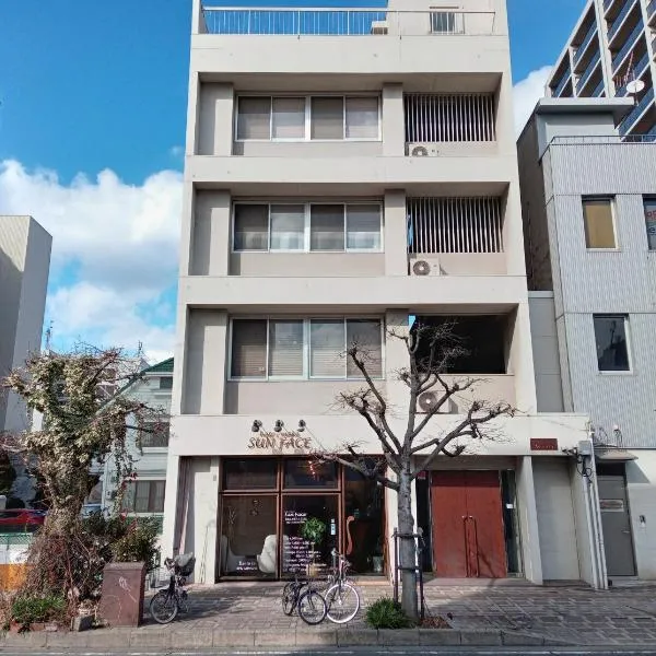 COCOSTAY 福山駅前レスタウロアバンティ JR福山駅から徒歩7分の移動に超便利な好立地 Great location 7min walk from JR sta, hotel v destinaci Fukujama
