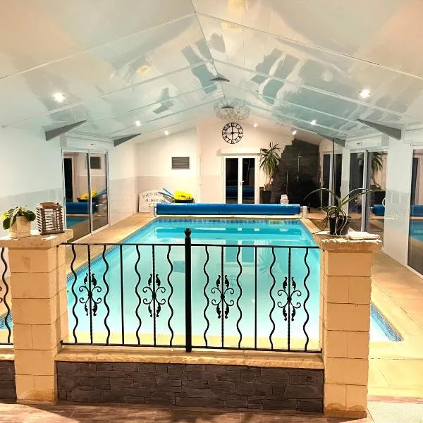 "La Petite Félixière" à 25 min du Puy du Foù, 10 min de Cholet, et 35 min de Nantes, hotel in Saint-André-de-la-Marche