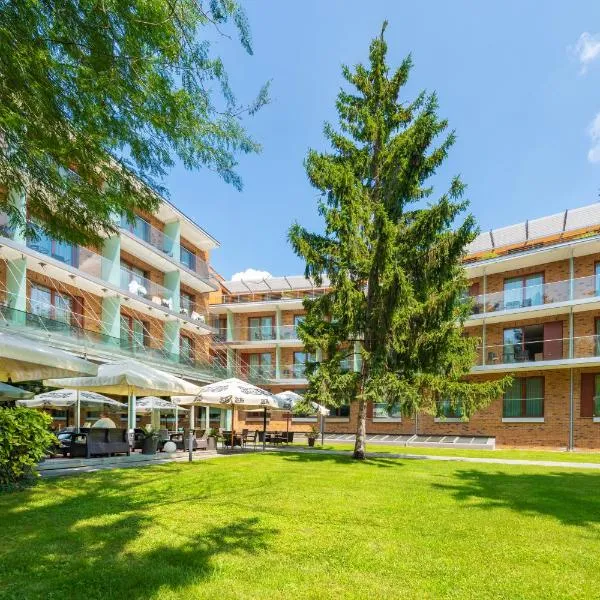 Abacus Business & Wellness Hotel, hotel v destinaci Herceghalom