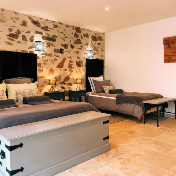 "La Petite Félixière" à 25 min du Puy du Foù, 10 min de Cholet, et 35 min de Nantes, hotel di Saint-André-de-la-Marche