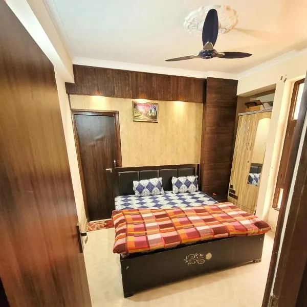Vrindavan Divine Nest Near Iskcon and Prem Mandir, hotel v destinaci Vrindavan