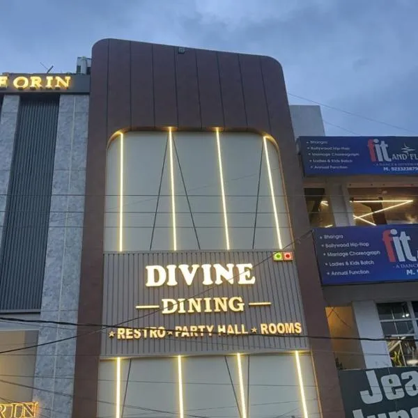 Divine Hotel, hotel in Karnal