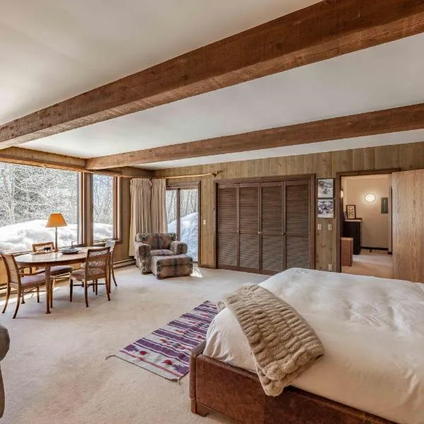 Bray House - Ski-in Ski-out family home, hotel in Teton Village