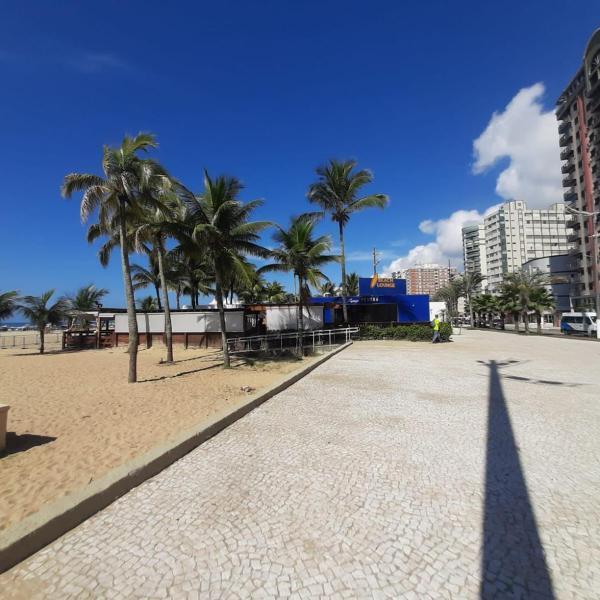 Apartamento 100 metros da praia na Guilhermina Praia Grande