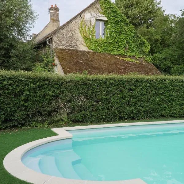 Chambres d'Hôtes avec piscine LA FESSARDIERE, hotel v destinaci Saint-Maurice-sur-Fessard