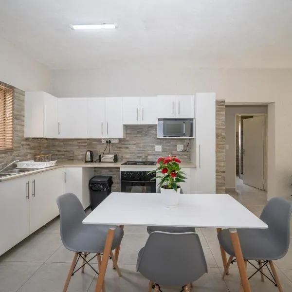 Self checkin - Modern 2 Bedroom Retreat - 103, hotel v destinaci Nelspruit