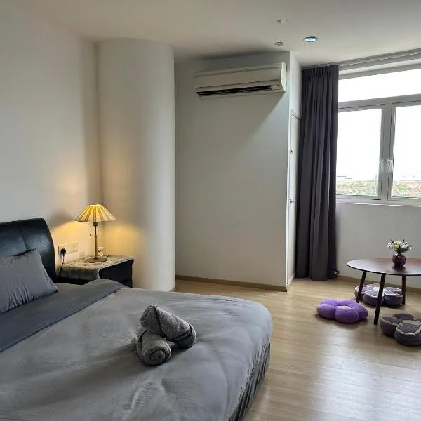 Joyful Seaview Studio 118 Island88 for 3pax, hotel v destinaci George Town