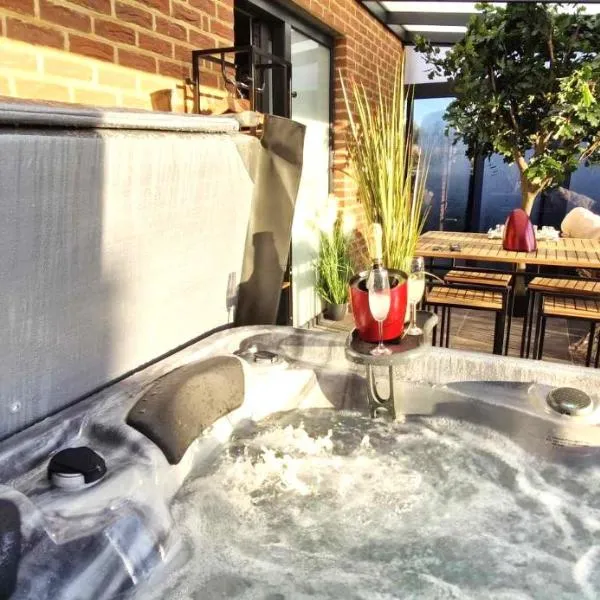 Au Petit Seny, gîte charme et nature avec jacuzzi pro, hotel di Tinlot
