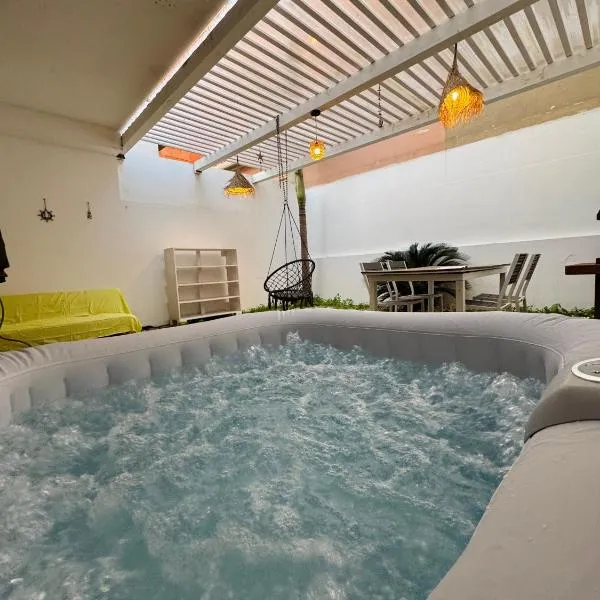 La casa azul - Jacuzzi clima netflix -, hotel v destinácii Scoglitti
